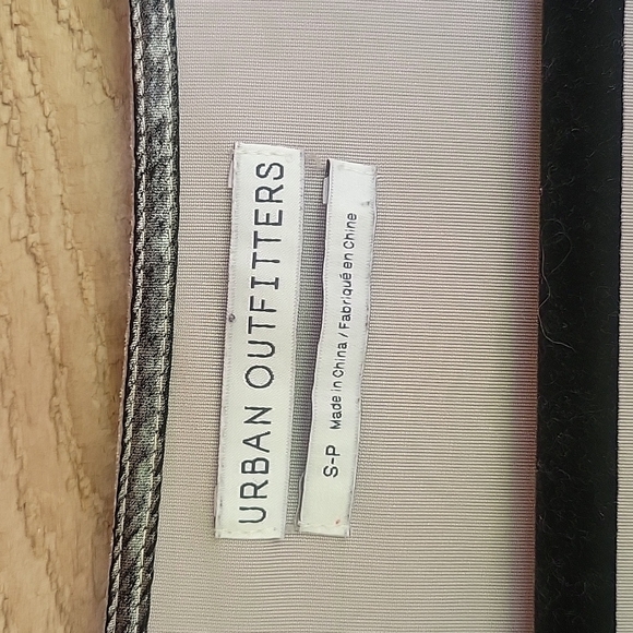 Urban Outfitters Marie Cinched Silver Velvet Top Size Small - Picture 5 of 7